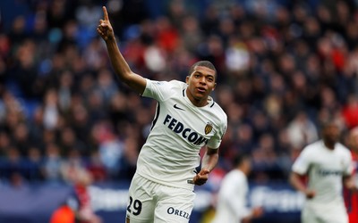 明博电竞焦点-于帕梅卡诺成赛后焦点