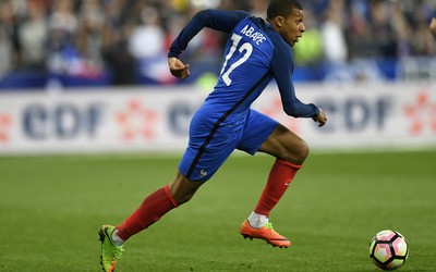 明博电竞独家-加布里埃尔客场比赛遭种族歧视